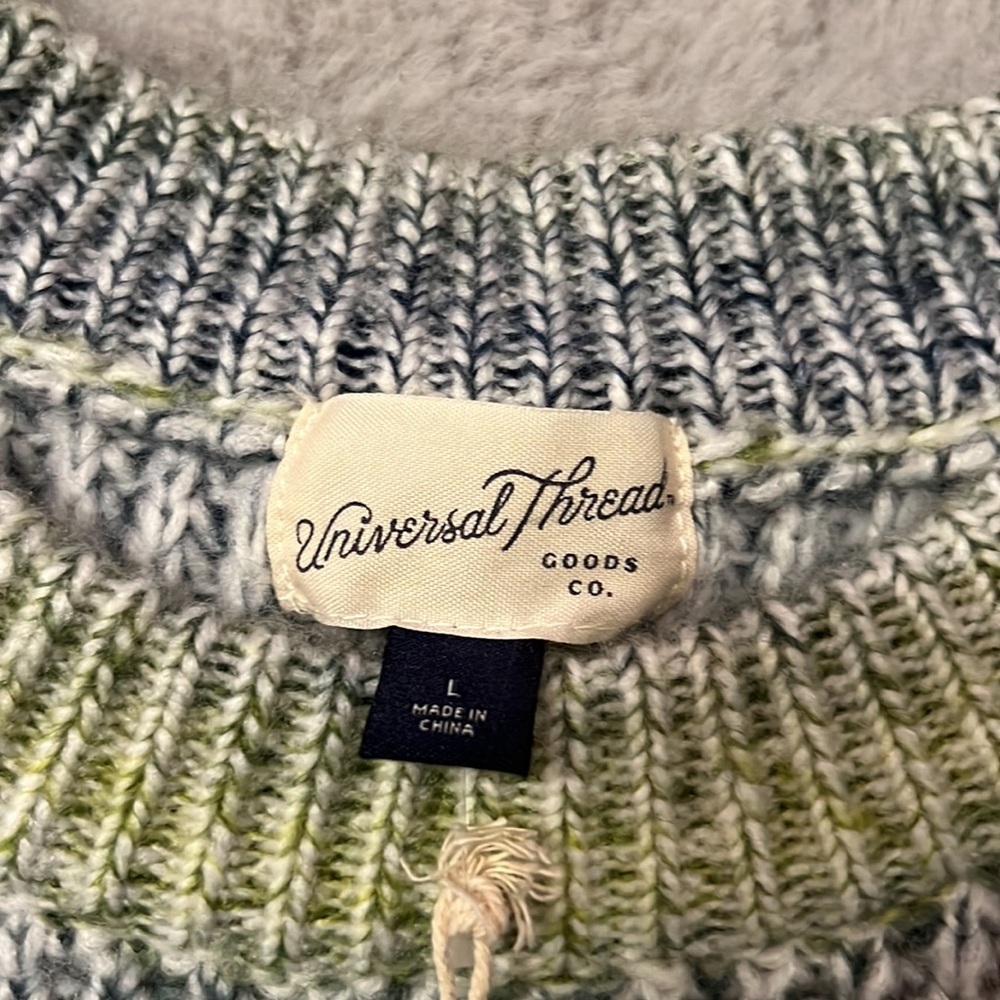 Universal Thread Sweater - Picture 4 of 5